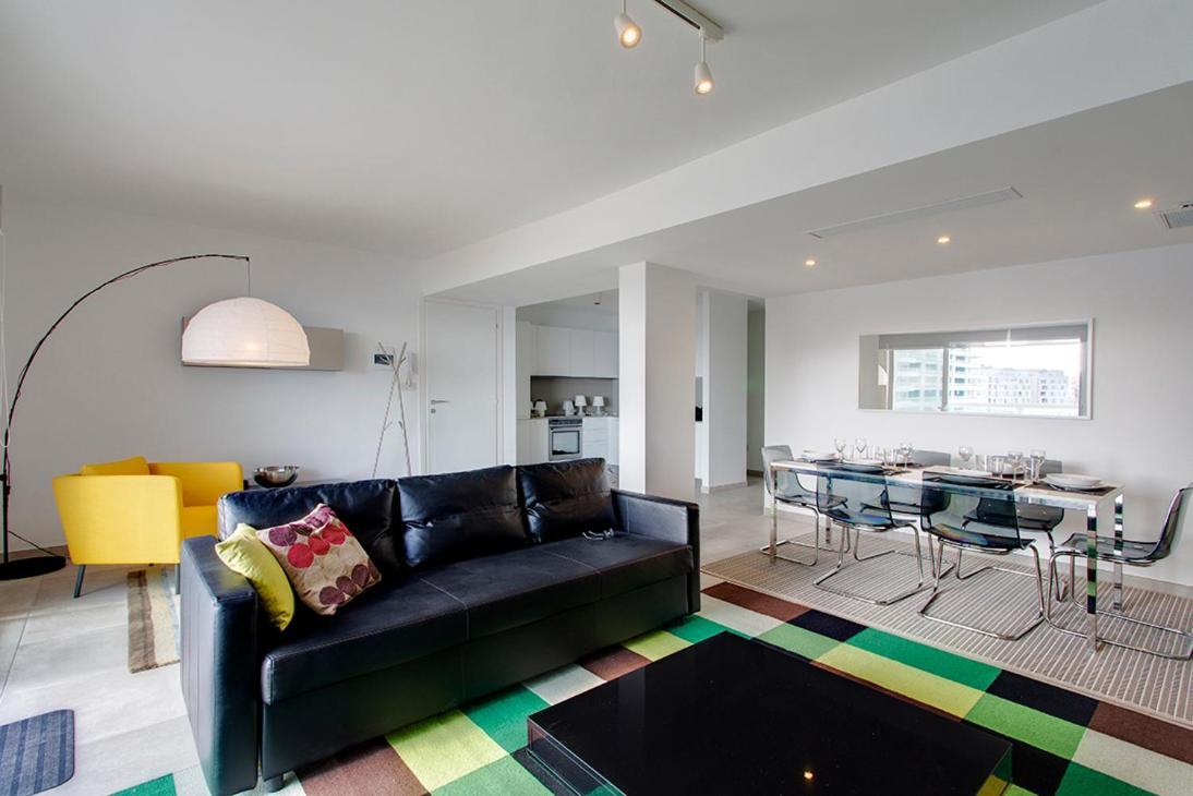 Marvellous Seafront Apartment Слима Экстерьер фото